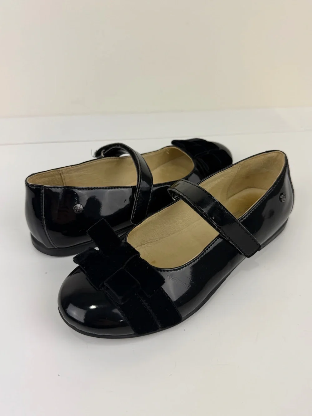 Naturino Patent Leather Mary Jane Flats Black EU 34 Velvet Bow